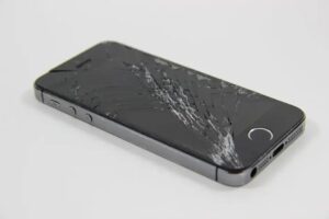 O Que Fazer Quando o iPhone Está com a Tela Quebrada