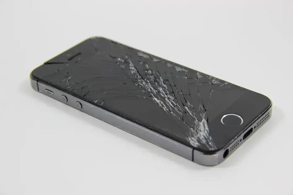 O Que Fazer Quando o iPhone Está com a Tela Quebrada
